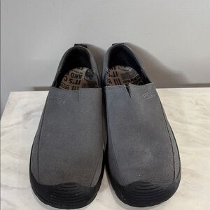 Keen Men's Charcoal Slip-On Loafers Size 9